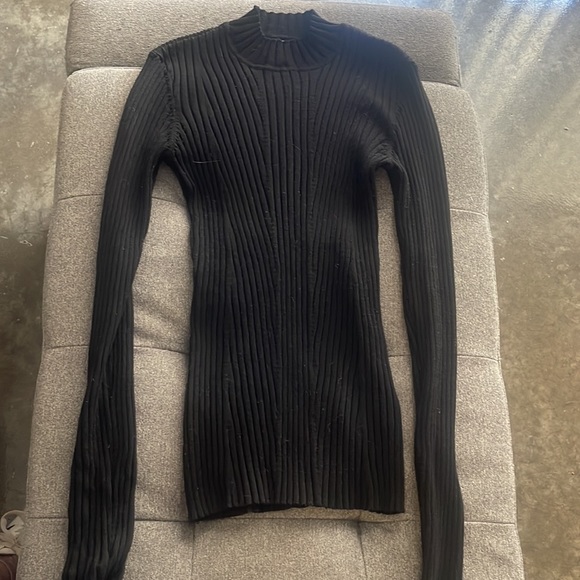 Two fitted H&M Sweaters - Picture 3 of 3